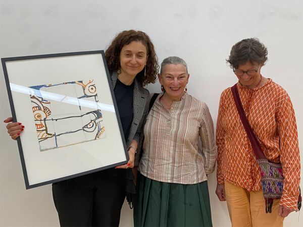 2024-07-19 Schenkung: Aquarelle von Lisa Hoever (Mitte); Foto: HW