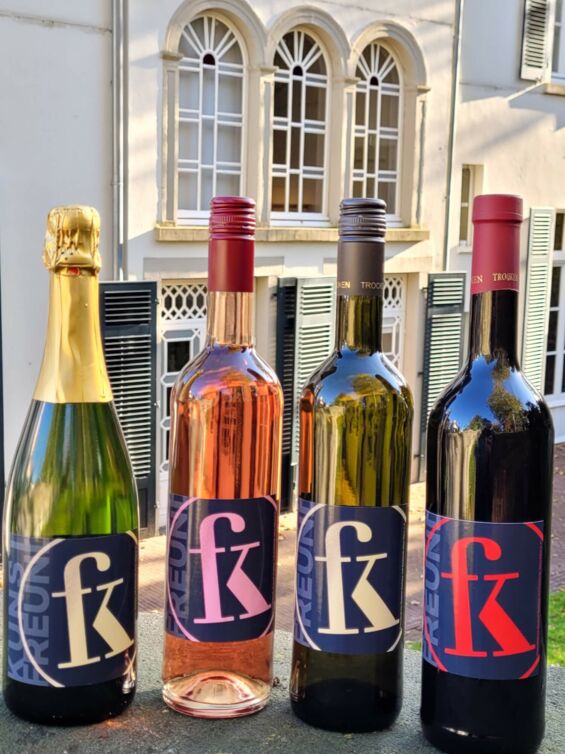 Weinedition 2021 - Etikett: Janusz Grünspek - Foto: JT